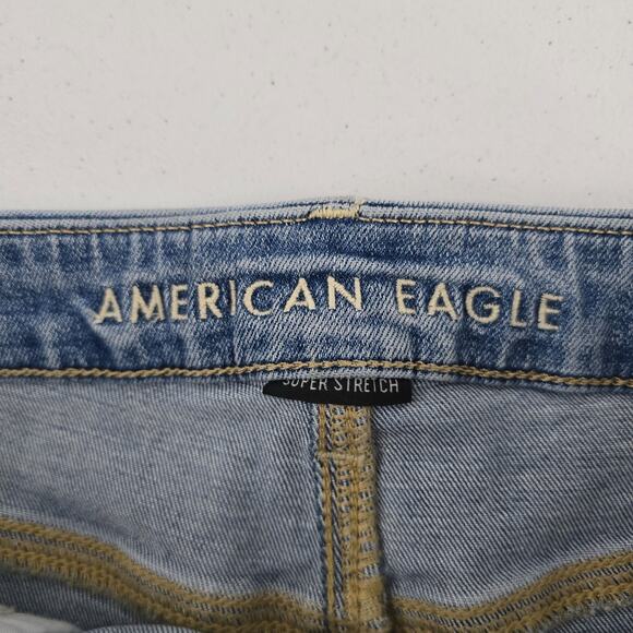 American Eagle Curvy Hi-Rise Shortie Distressed Jean Shorts Women’s Sz 4 Light - Picture 9 of 12